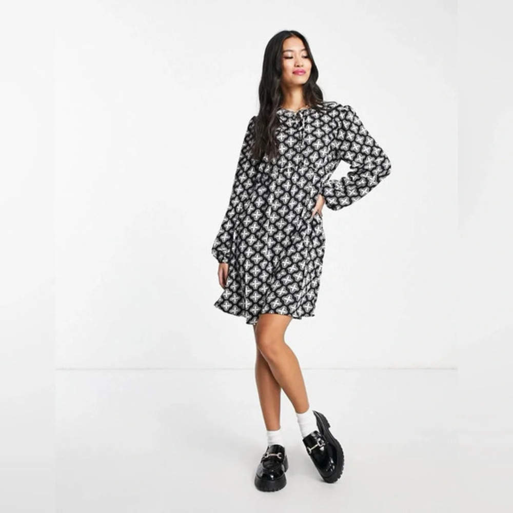 Black and White PIECES Mini Dress Size Medium Long Sleeve